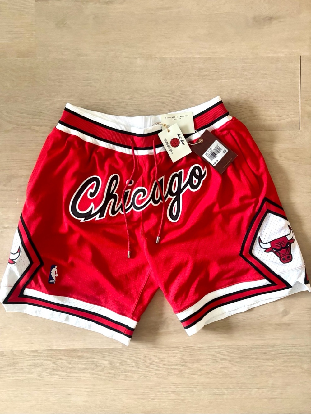 NWT JUST DON MITCHELL & NESS CHICAGO BULLS AUTHENTIC NBA SHORTS LARGE